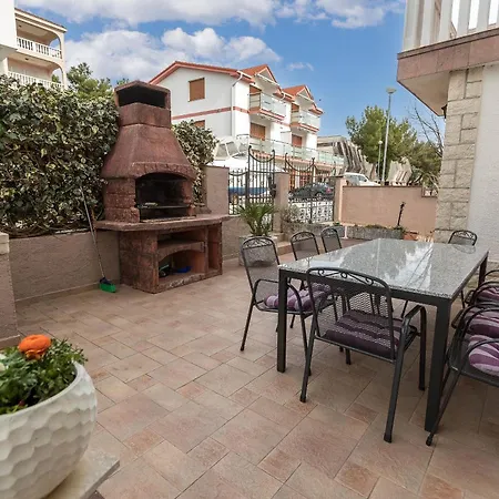 Apartment Karmen 1
