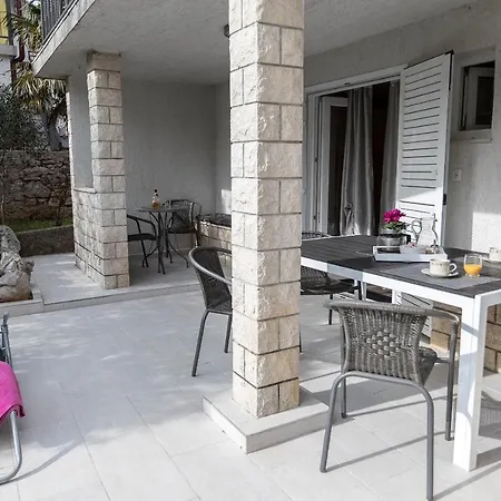 Karmen 1 Apartment Crikvenica