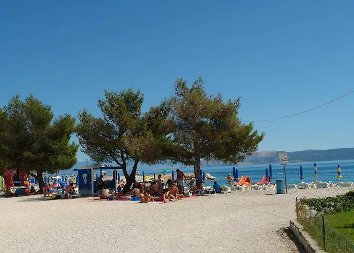 Apartamento Karmen 1 *