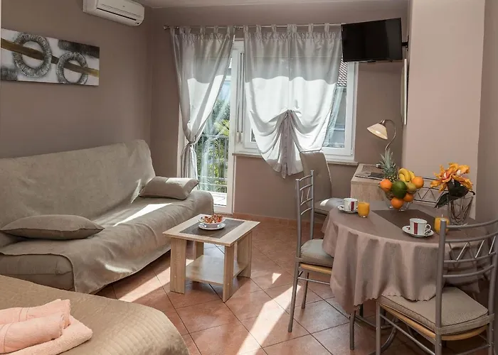 Karmen 1 Apartamento