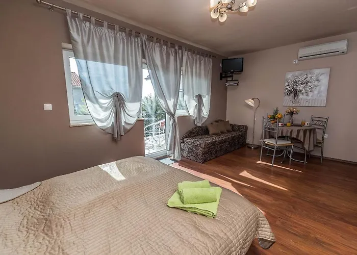 Karmen 1 Apartamento
