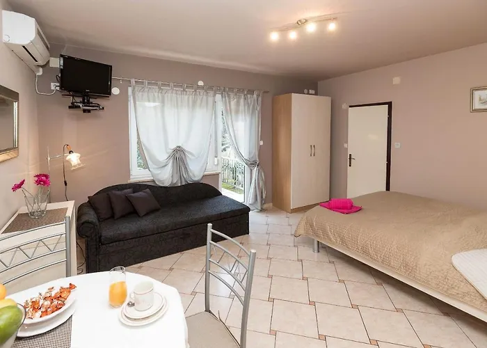 Karmen 1 Apartamento *