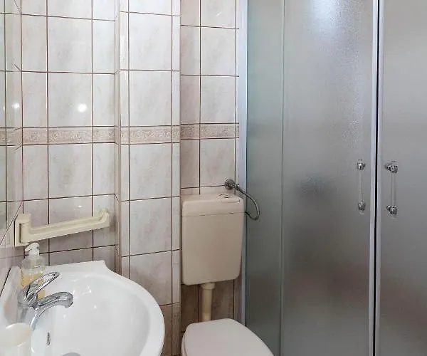 Apartamento Karmen 1 *